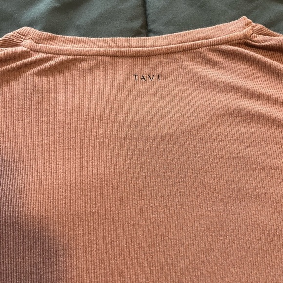 TAVI Cropped ShortSleeve Workout Top - Picture 10 of 11